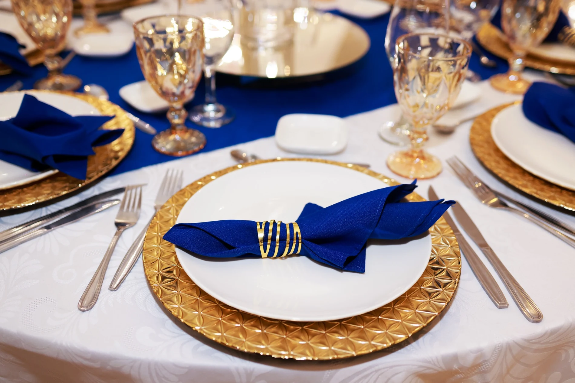 Detalle de montaje de mesa en evento producido por JASH