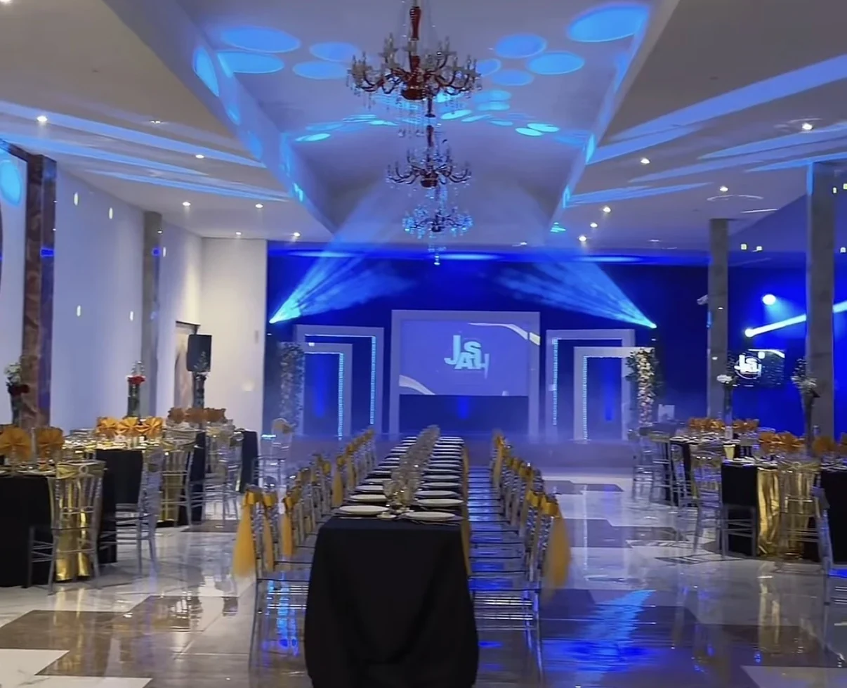 Escenario de licenciatura producido por JASH