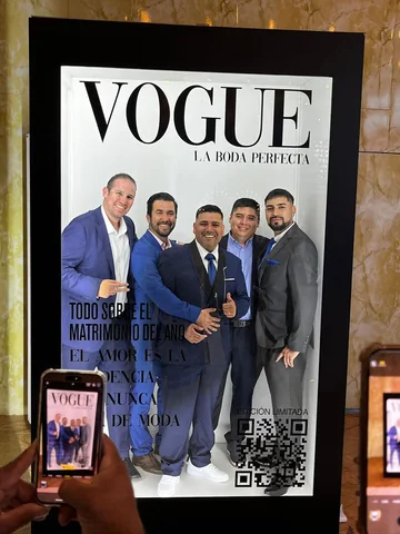 Cabina Vogue de JASH Producciones con invitados